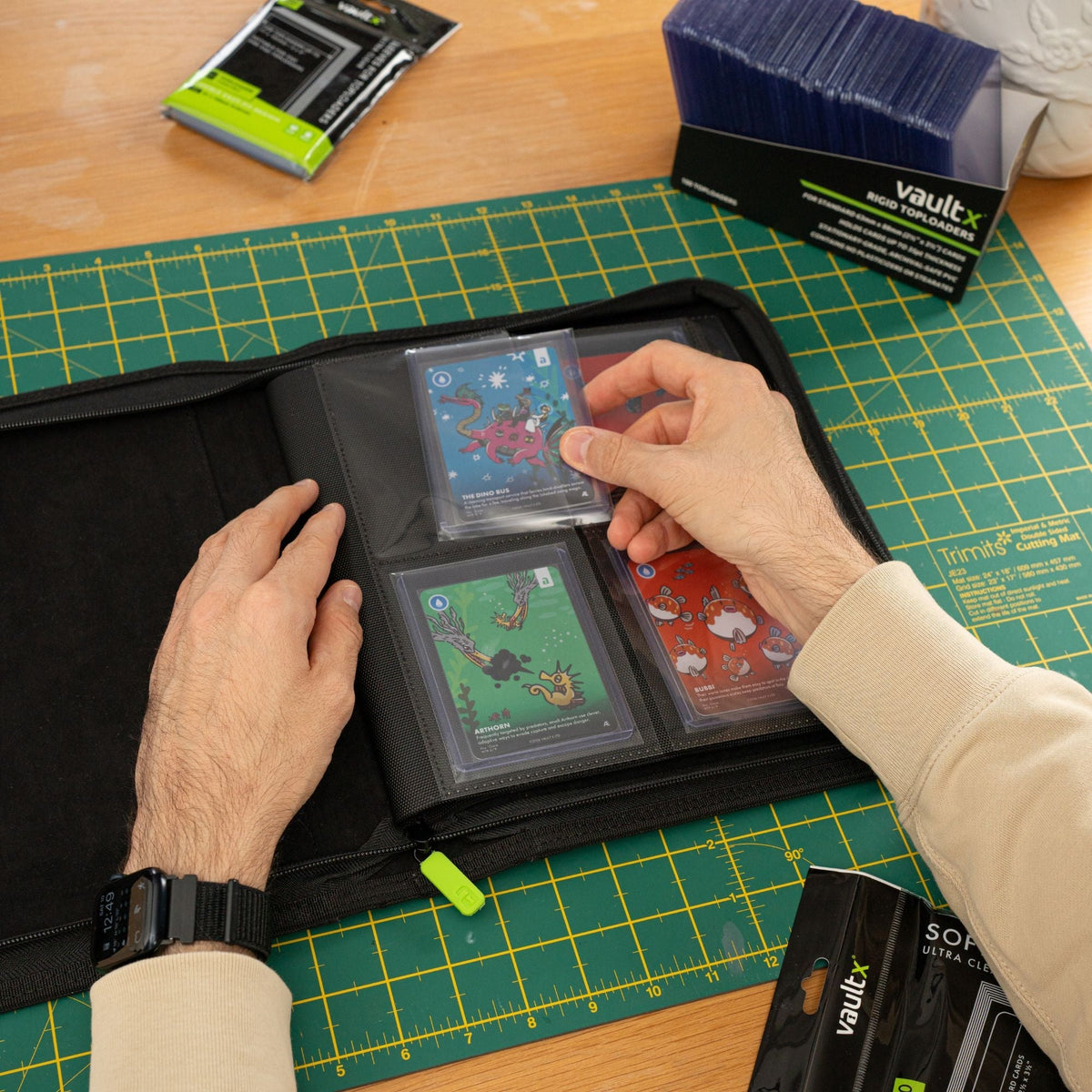 Vault X 4-Pocket Exo-Tec Toploader Zip Binder